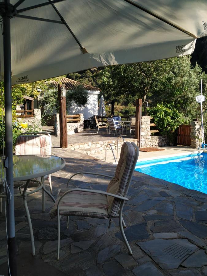 Cortijo La Solana Guest House Guejar-Sierra Bagian luar foto