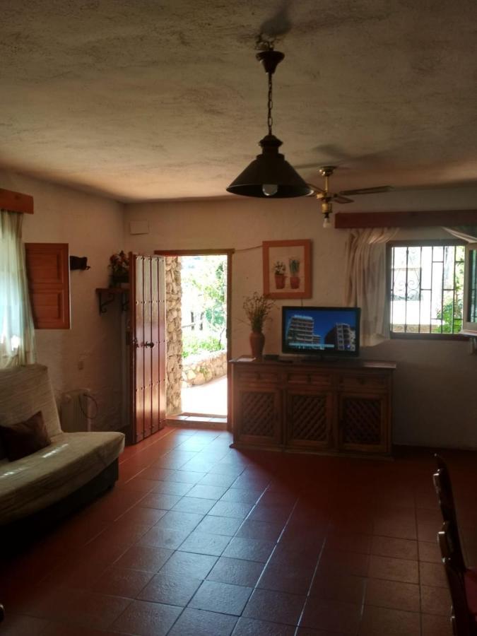 Cortijo La Solana Guest House Guejar-Sierra Bagian luar foto