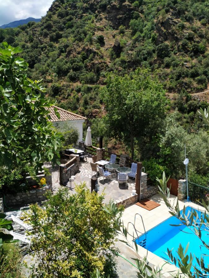 Cortijo La Solana Guest House Guejar-Sierra Bagian luar foto