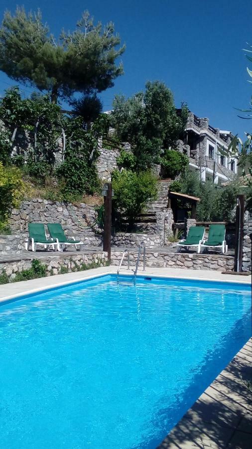 Cortijo La Solana Guest House Guejar-Sierra Bagian luar foto