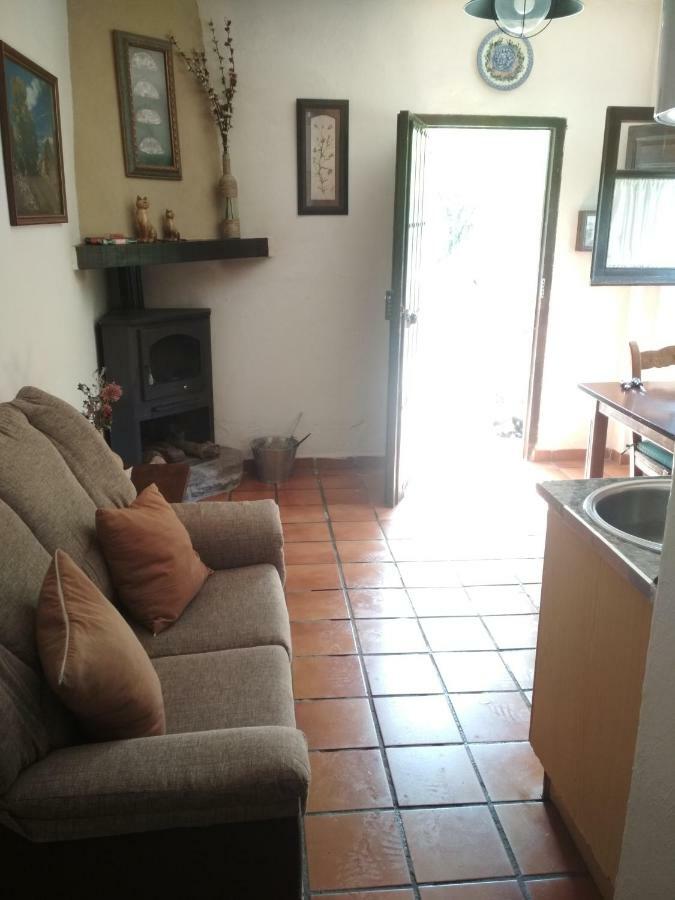 Cortijo La Solana Guest House Guejar-Sierra Bagian luar foto