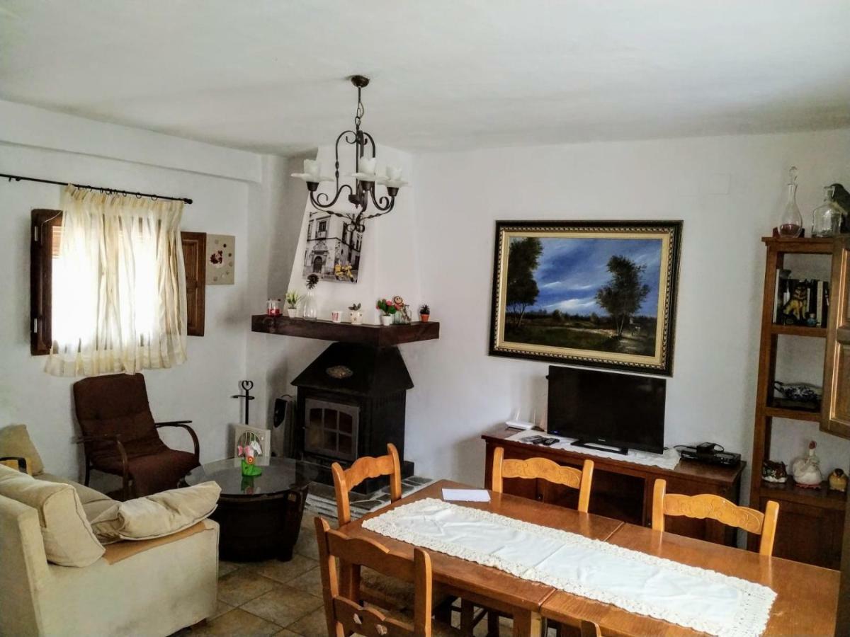 Cortijo La Solana Guest House Guejar-Sierra Bagian luar foto