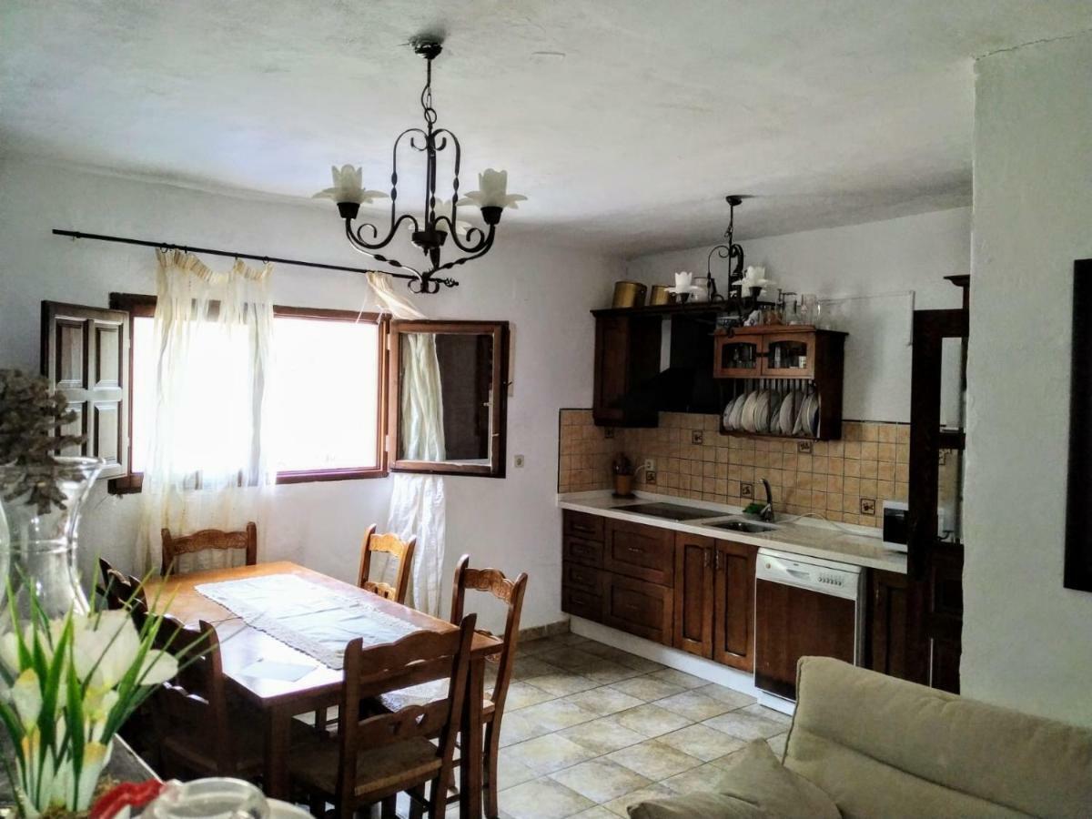Cortijo La Solana Guest House Guejar-Sierra Bagian luar foto