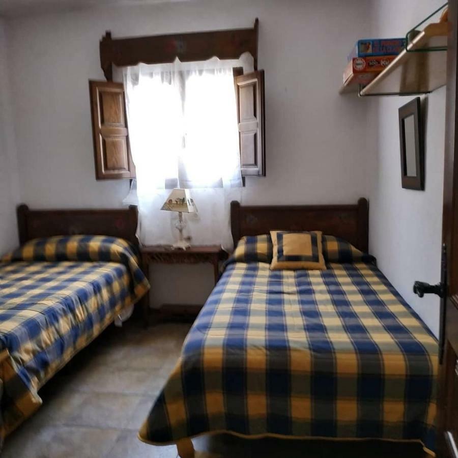 Cortijo La Solana Guest House Guejar-Sierra Bagian luar foto